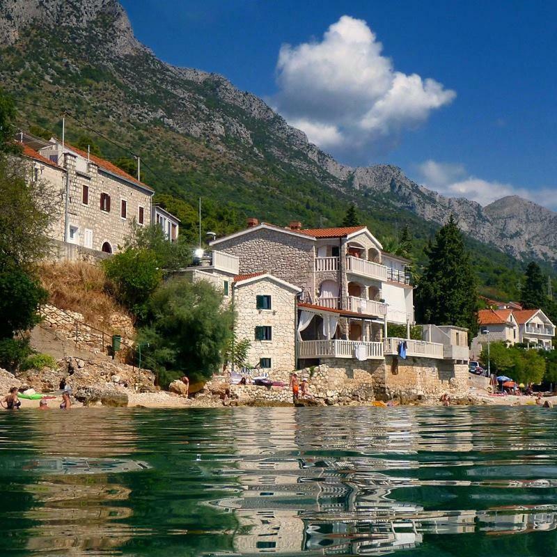 Apartments Martina Brist Εξωτερικό φωτογραφία