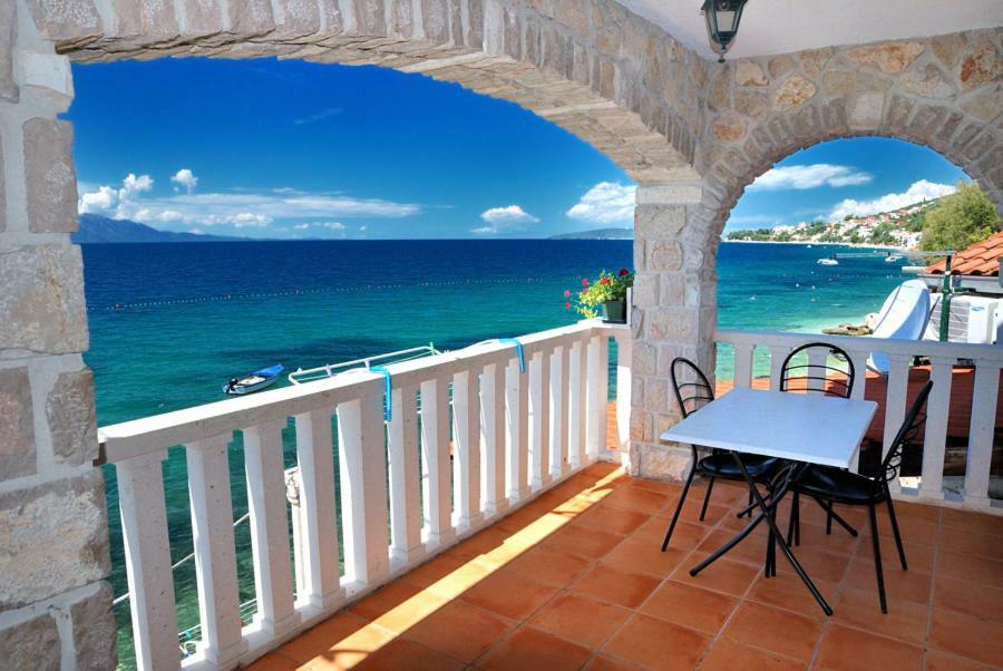 Apartments Martina Brist Εξωτερικό φωτογραφία